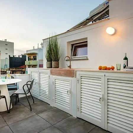 Casa - Unique Townhouse In The Centre Of With Beautiful Rooftop Terrace * פורטימאו